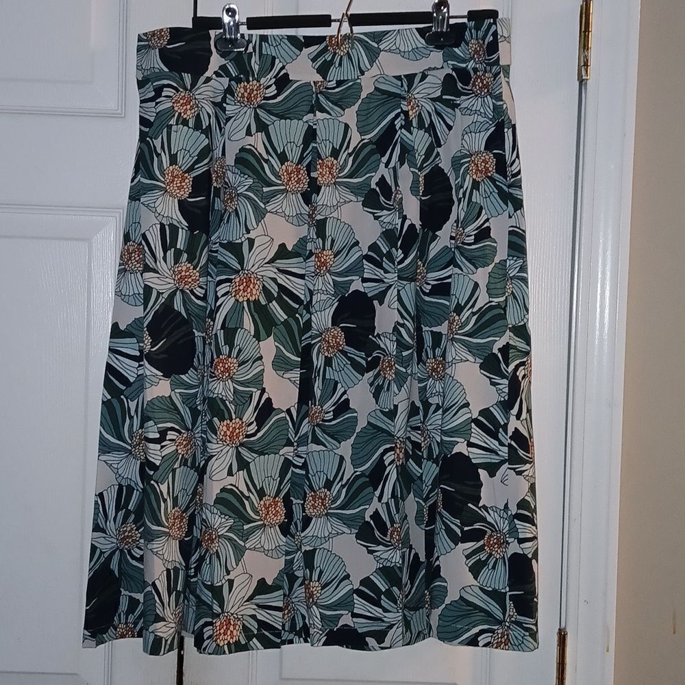 Talbots Outlet  midi pleated elastic back floral print skirt Sz L  NWOT
